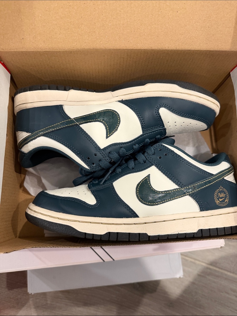Nike Men’s Low Top Sneakers - Teal and White